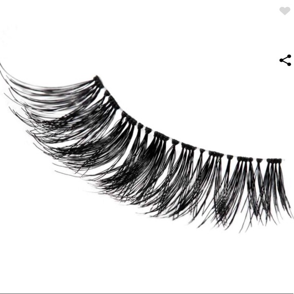 Lashes - Picture 3 of 4